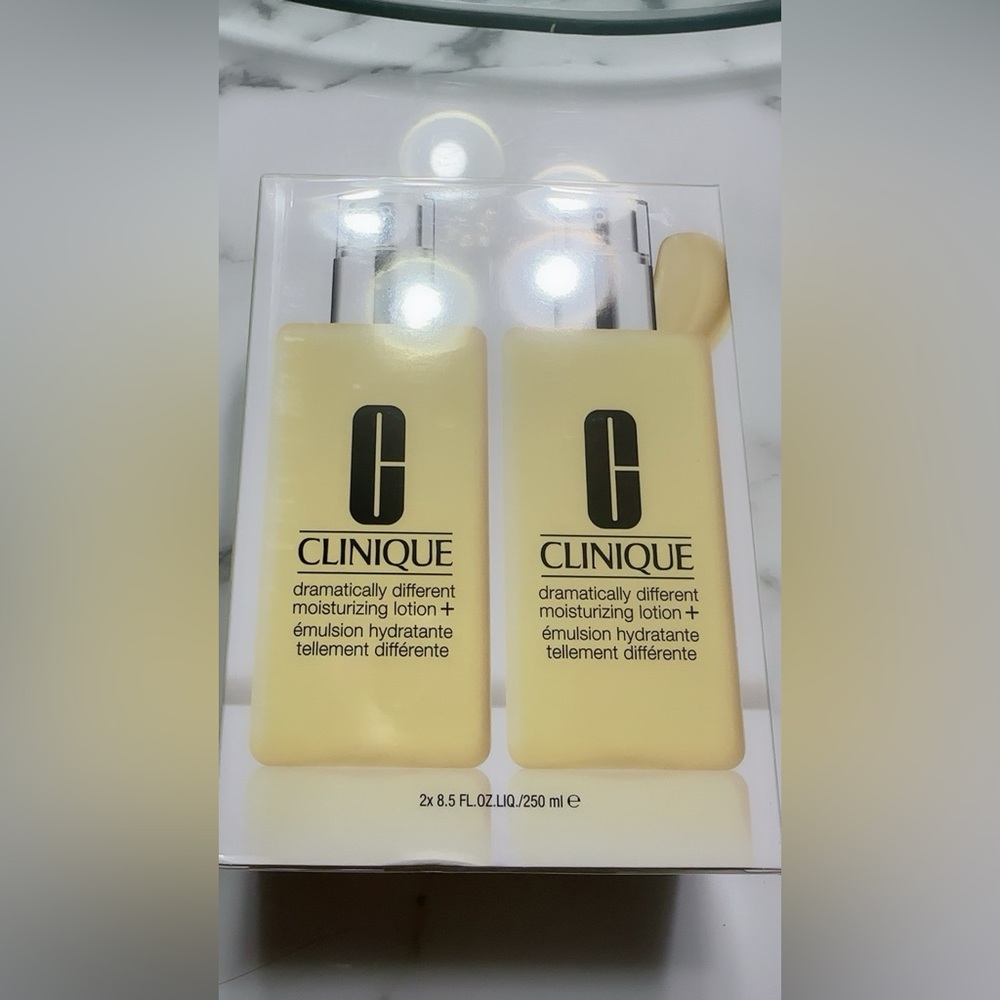 Clinique Clinique Dramatically Different Moisturizing Gel Duo, 2 x 8.5 fl oz